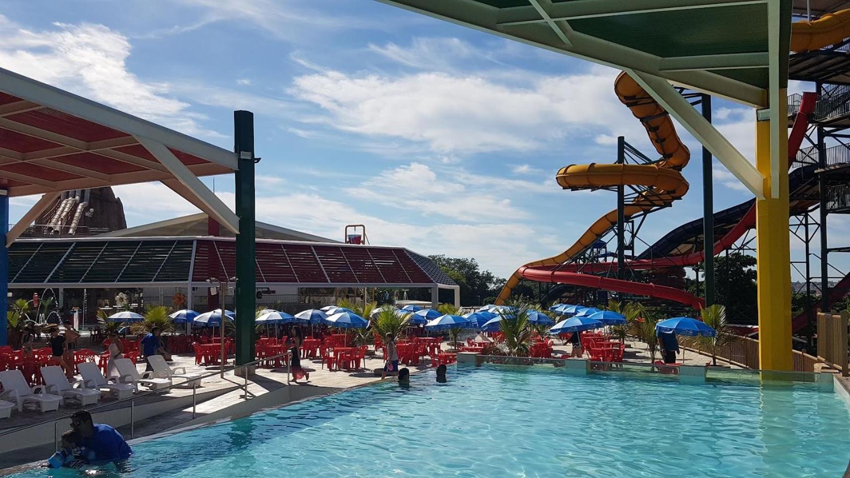 Spazzio Diroma Acqua Park, Requinte E Diversao Apartamento